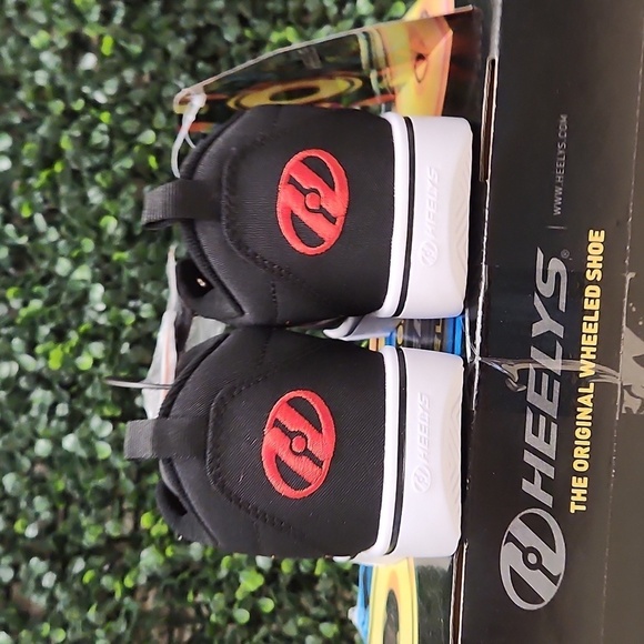 Heelys Pro 20 - Black and red Flames - youth 4 - Picture 3 of 9